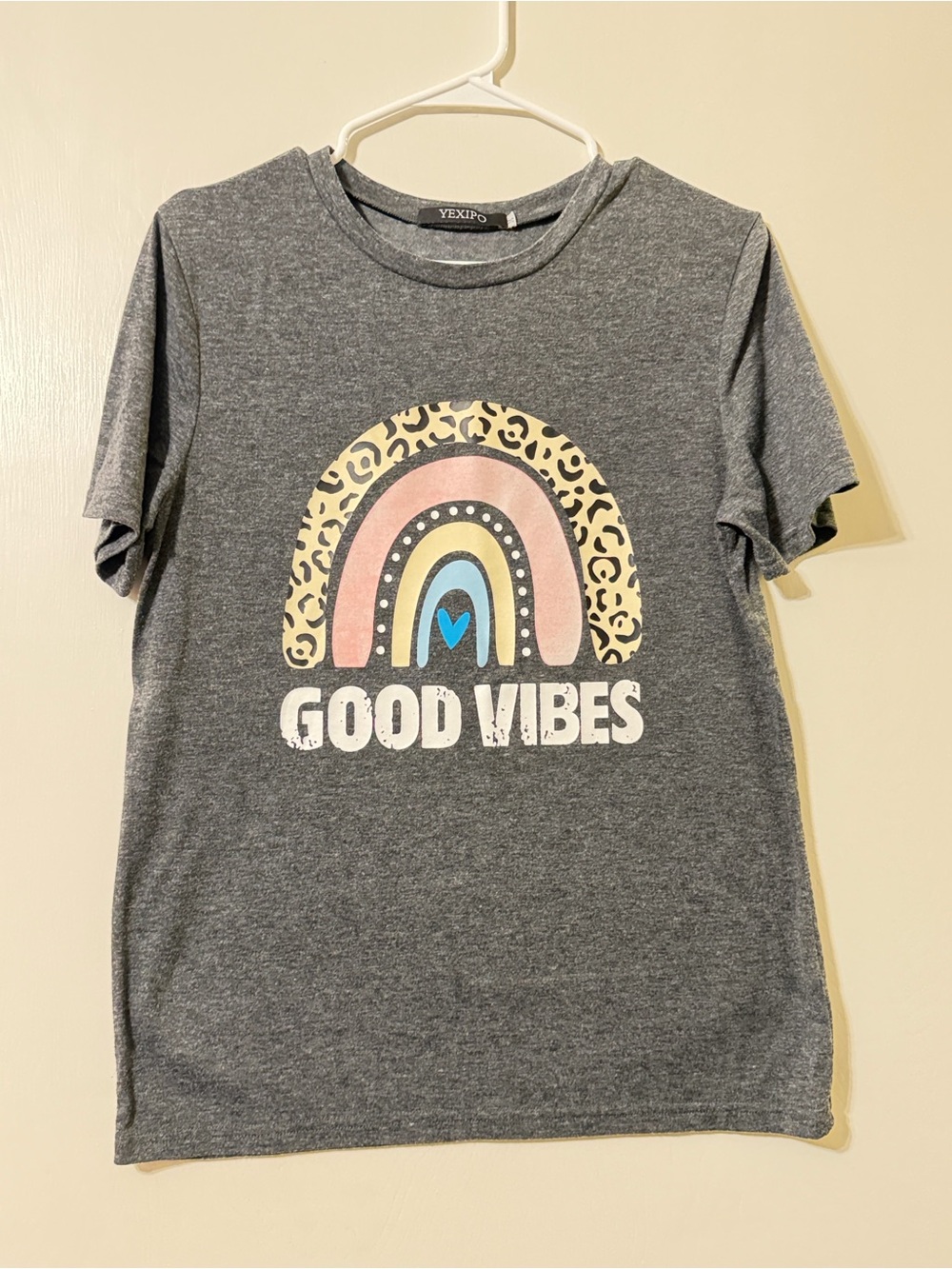 Yexipo Women’s 'Good Vibes' Gray Graphic Tee